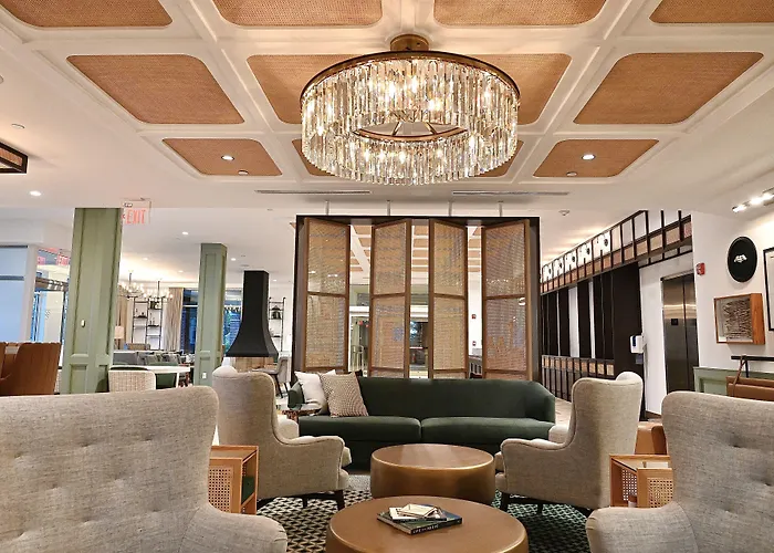 Six South St. Hotel